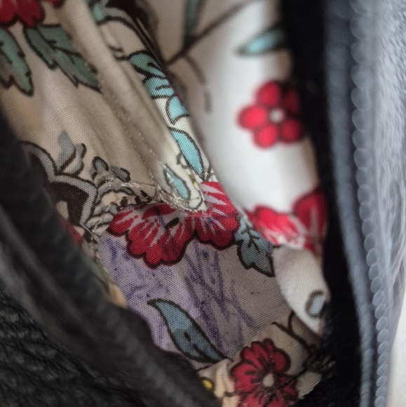 Latico Black Leather Laptop Bag - Picture 15 of 16